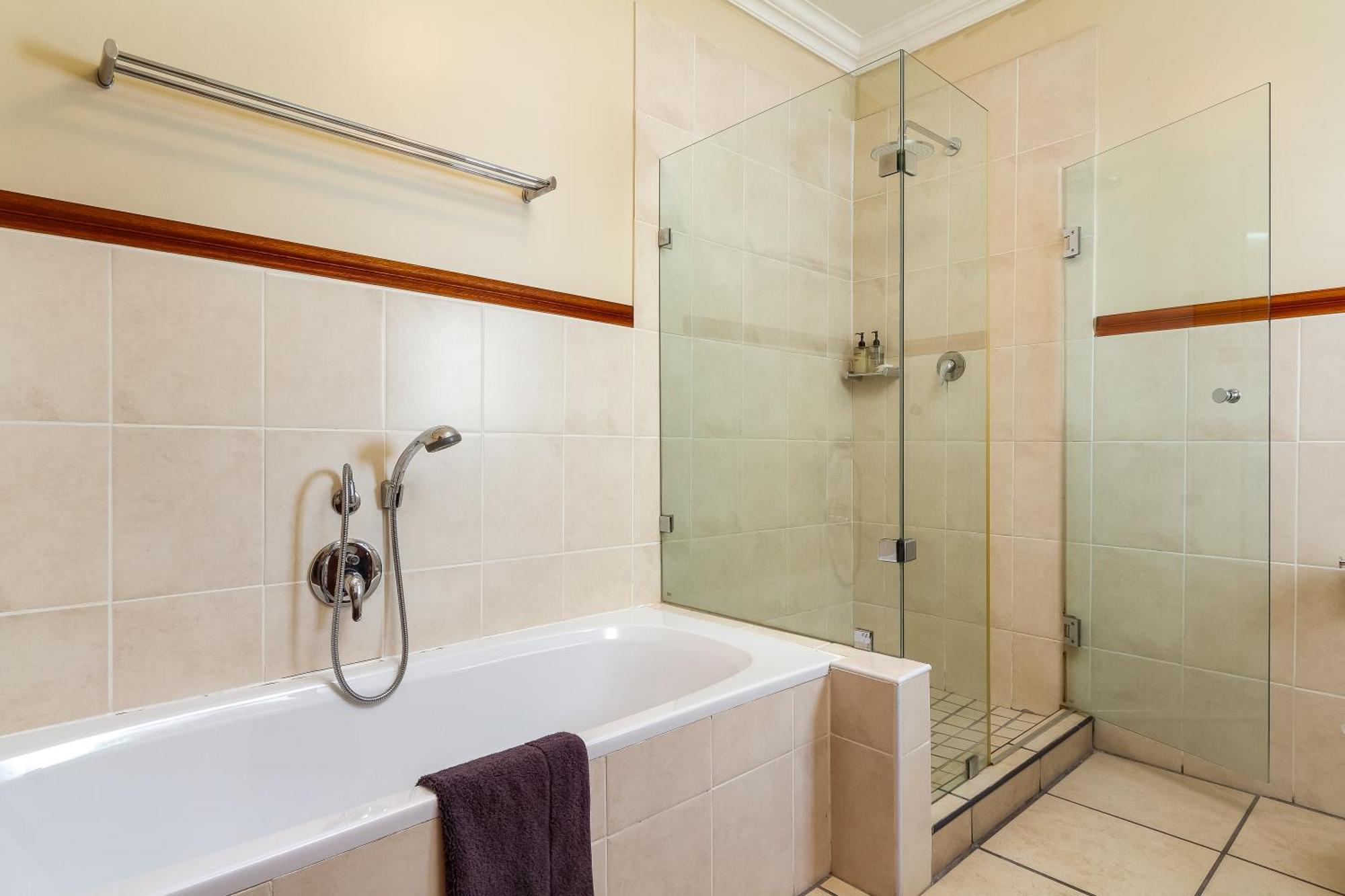 Noordhoek Village Hotel מראה חיצוני תמונה